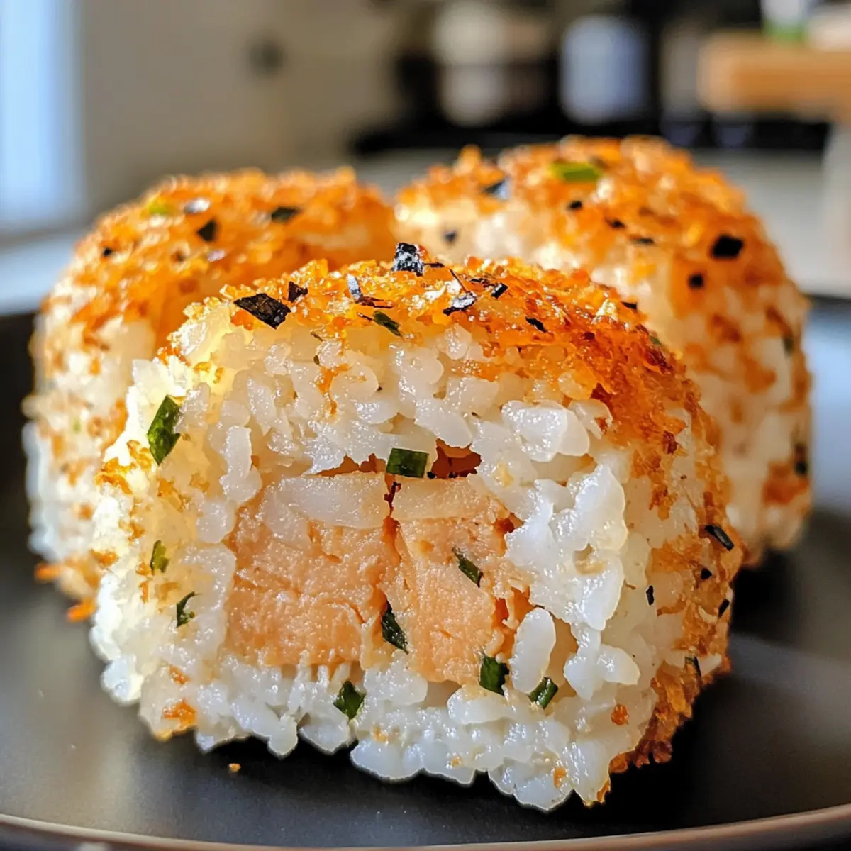 Perfectly Crispy Yaki Onigiri: A Flavorful Rice Ball Delight